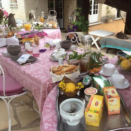 Lou Ribas Apartment Puyloubier Екстериор снимка