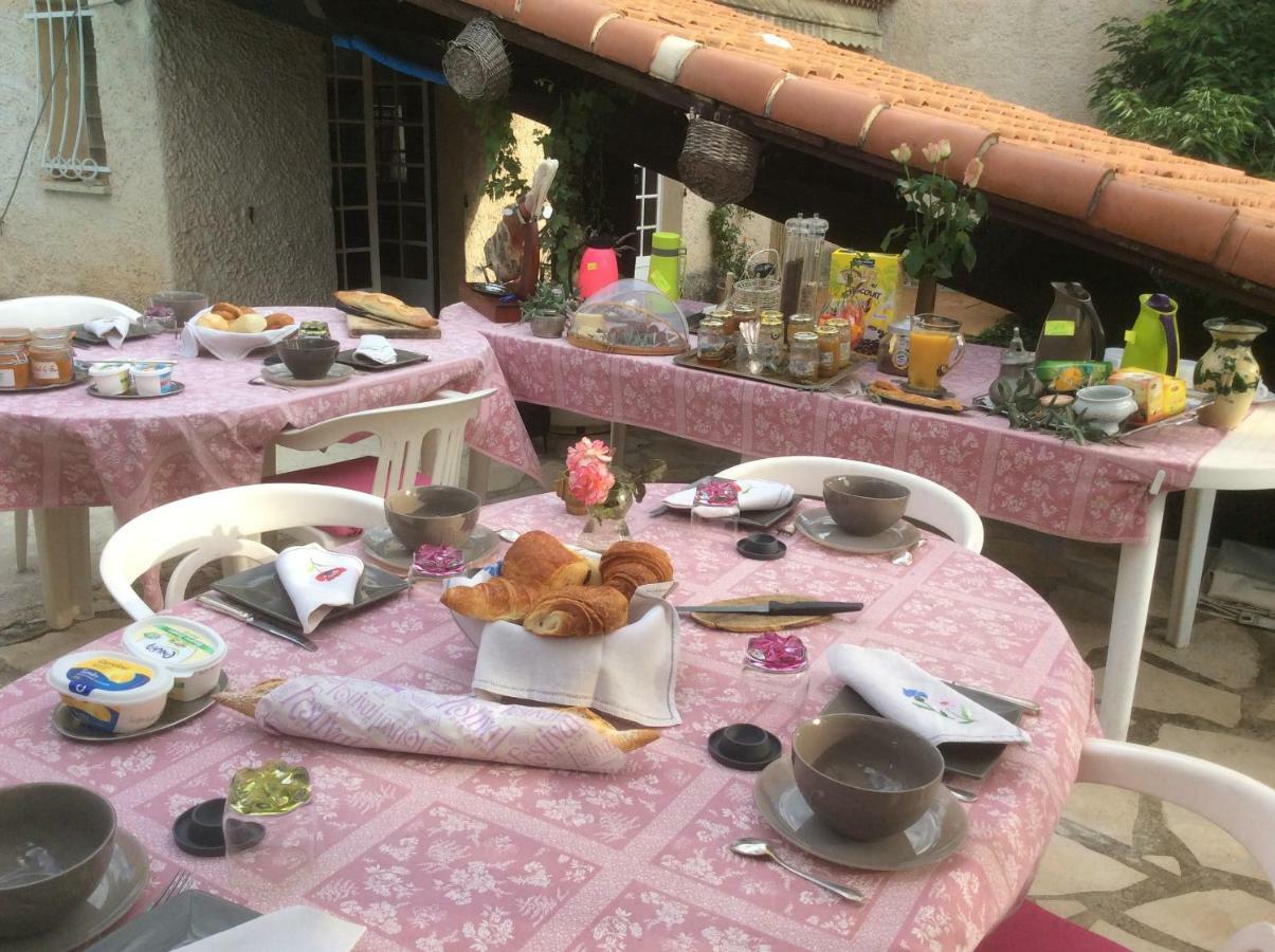 Lou Ribas Apartment Puyloubier Екстериор снимка